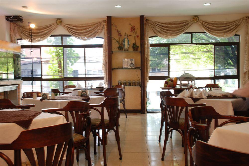 Hotel Estadio Real Меделин Екстериор снимка