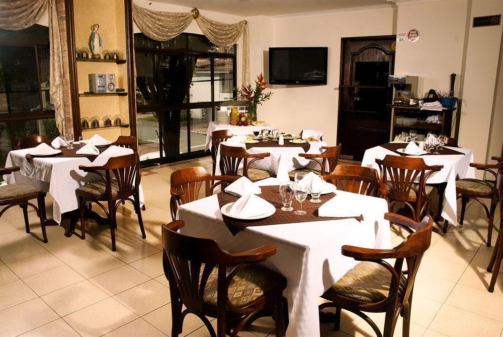 Hotel Estadio Real Меделин Екстериор снимка