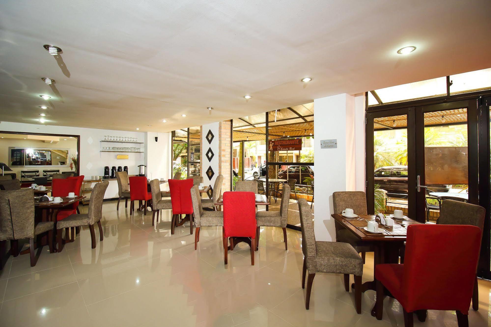 Hotel Estadio Real Меделин Екстериор снимка